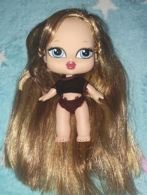 Bratz Babyz  Doll  - Brown and Gold Hair
